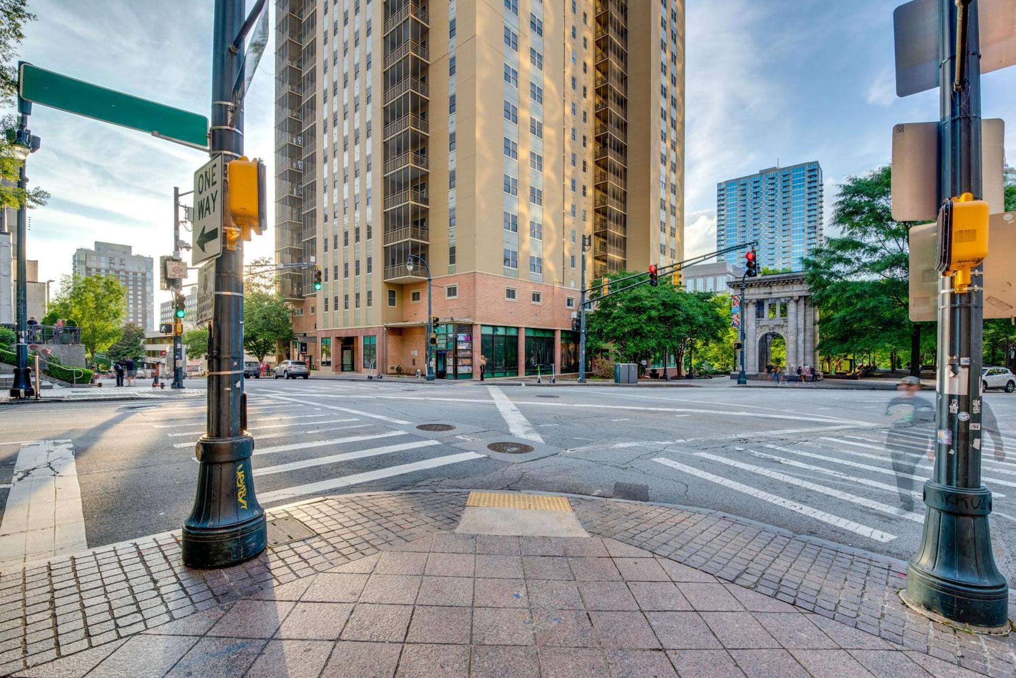 Downtown Atlanta Condo Walk To Arenas And Venues エクステリア 写真